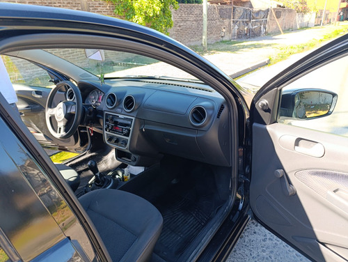 Volkswagen Voyage Voyage comfortline airbags ABS my14