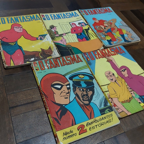 Imagem 1 de 10 de Lote Com 5 Gibis Antigos O Fantasma 1970 A 1974 + 1 Brinde