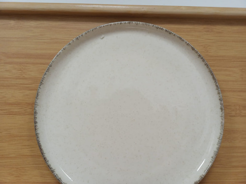Imagen 6 de 7 de Plato Playo Porcelana Artesanal Filo Envejecido Rustic 24 Cm