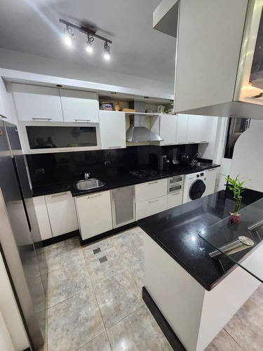 Imagen 3 de 19 de Rosaura Cortez Vende Apartamento Amoblado En La Trigaleña Res Tivoli Con Planta Y Pozo