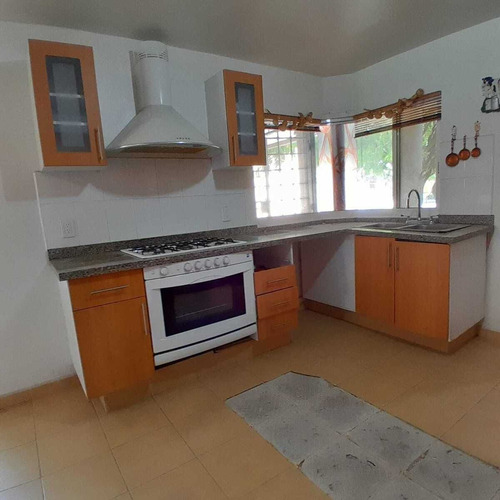 Casa En Fraccionamiento En José G Parres, Jiutepec, Morelos Caen-1192-fr