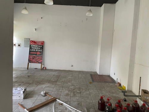 Arriendo Local Comercial De 67,82 M2, Metro Monte Tabor