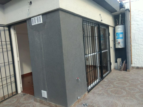 Imagen 5 de 12 de Casa Americana Ph - Castelar Norte - Venta - 3 Ambientes