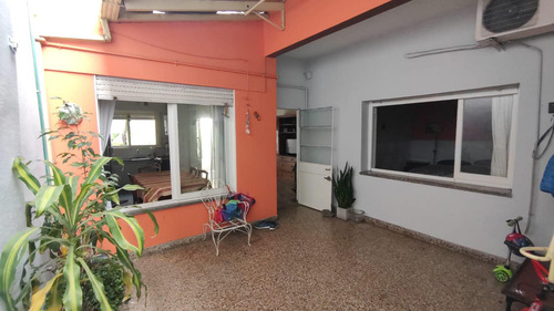 Casa Con Local En Venta