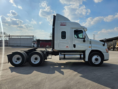 Cascadia Modelo 2017 Dd15 Manual De 18 Mancuernas De 46,000