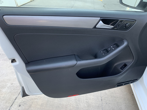 Volkswagen Jetta 2.0 Fest Tiptronic At