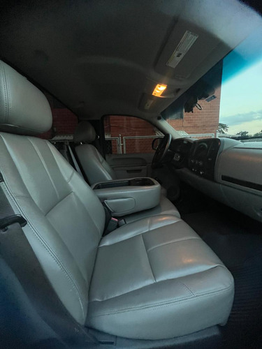 Chevrolet Silverado Ls 4x2 2011