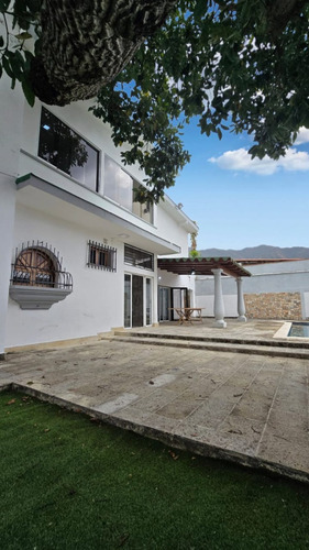Casa En Venta En Urb El Castaño 04js