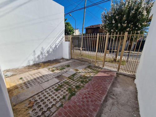 Imagen 4 de 12 de Ph 2 Ambientes C/ Entrada De Auto Y Patio - 43 M² Edificado. - San Justo