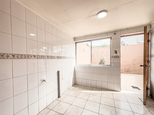 Casa En Venta De 3 Dorm. En Concepción