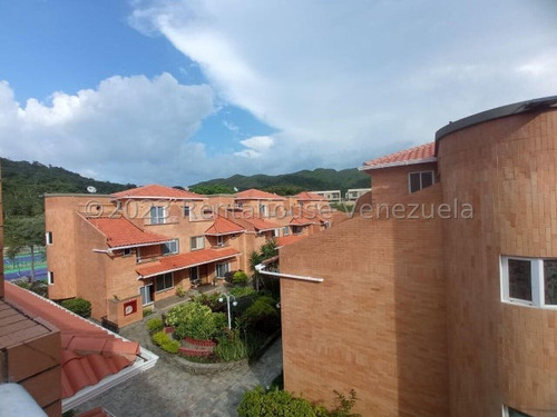 Casa Estilo Vanguardista En Tres Niveles,agua De Pozo, Planta Eléctrica Total, En Terrazas Del Country Guataparo Venta Valencia Carabobo Leida Falcon Lf24-3485