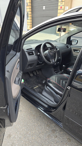 Volkswagen Suran 1.6 Trendline 11b