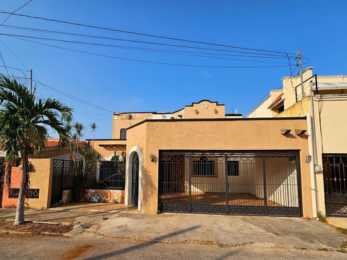 Casa En Renta De 5 Recámaras En Jardines De Vista Alegre