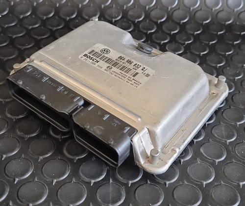 Computadora Ecu Jetta Beetle 2005-2006 2.0 06a906032rj Libre (Usado)