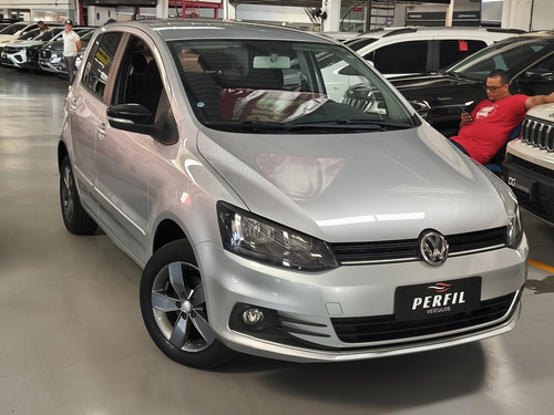 Volkswagen Fox 1.6 MSI TOTAL FLEX CONNECT 4P I-MOTION