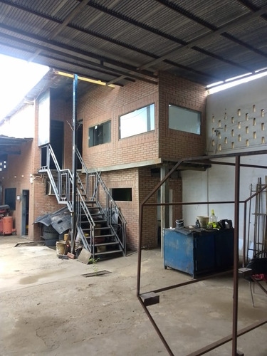 Galpón En Alquiler De 400 M2,sector Juan Urpin Barcelona An