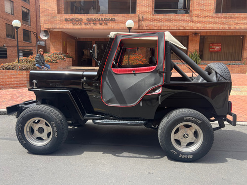 Jeep Willys Cherokee 1.6 Restaurado