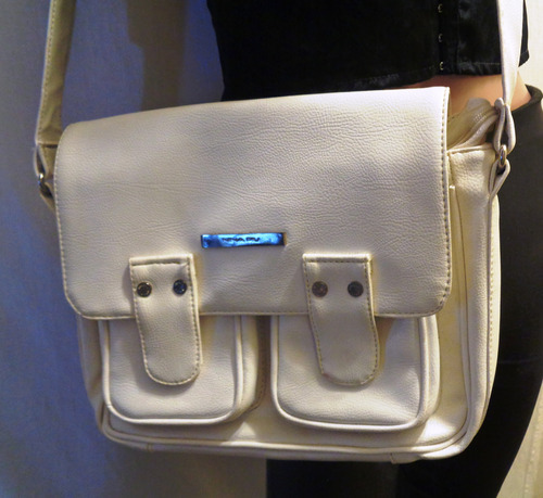 Cartera Blanca Nina Piu Con Cierre Y Solapa 28cm X 23 Cm 