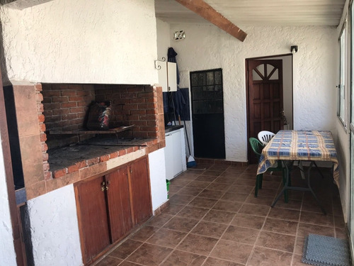 Casa De 3 Domitorios, 2 Baños, Entrada P/ Autos, 8 Personas