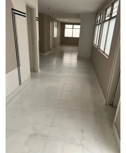 Edificación De 3 Pisos Para La Venta En Laureles