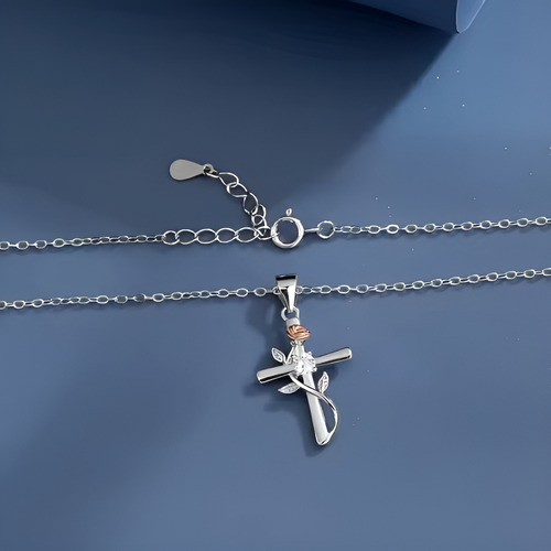 Colar Ek Religioso Pratas925 Com Rosa E Detalhe Em Zircônia Cor Prateado