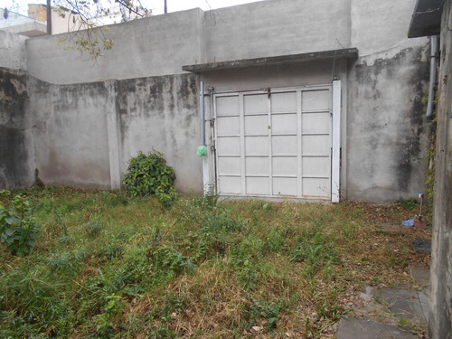 Venta Local S/lote De 9.27x24.75m² - En Ramos Mejia - Buen Estado