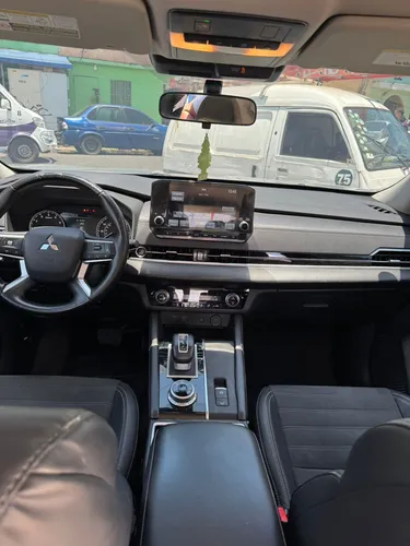 Mitsubishi Outlander Se 2022 Gris