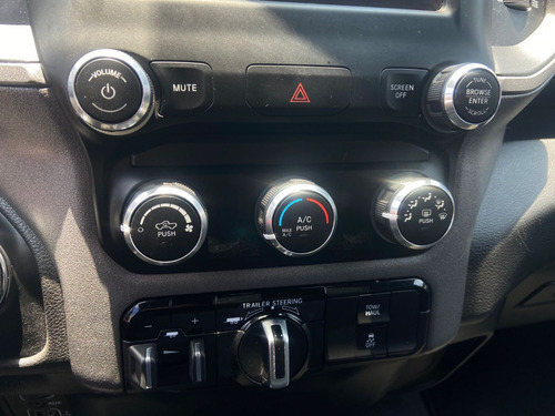 RAM Ram 1500 3.6 Mild-Hybrid Tradesman V6 Crew Cab 4X4