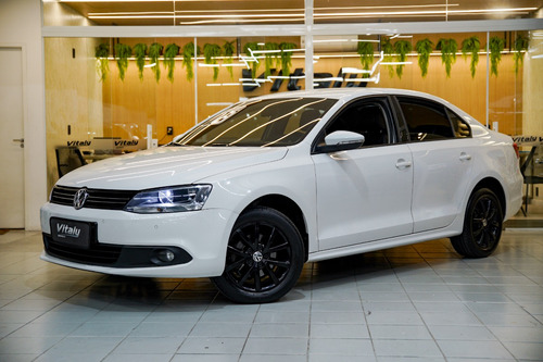 Volkswagen Jetta 2.0 Comfortline Flex 4p Automática