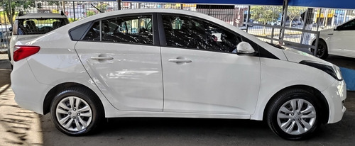 Imagem 5 de 8 de Hyundai Hb20s 2016 1.6 Comfort Plus Flex 4p