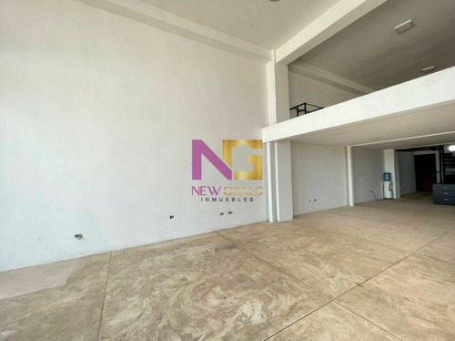 Local Comercial Ubicado En La Av. Llano Adentro
