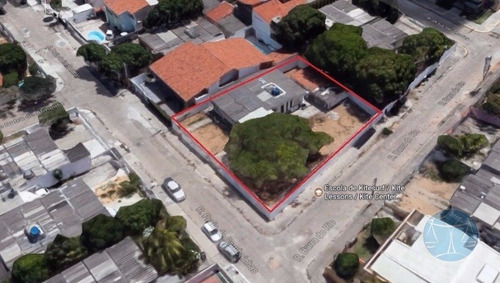 Imagem 4 de 8 de (9743) Terreno Em Ponta Negra, Em Regiao Bastante Comercial Do Bairro - V-9743