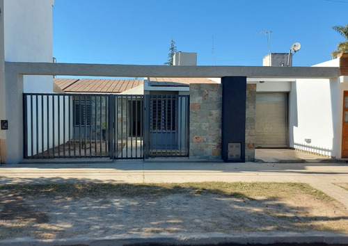 Dueño Vende Casa En Río Tercero - Pileta - Totalmente Reciclada - 2 Dorm