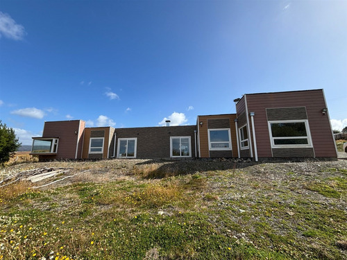 Casa Con 7000m2 De Terreno 4d 3b Calefaccion Central