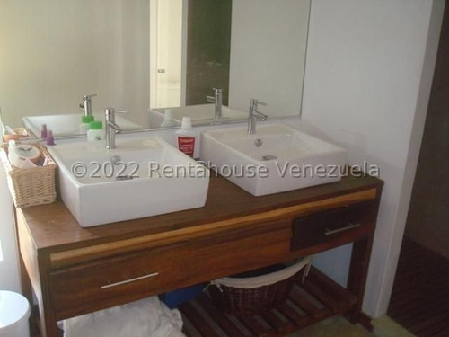 Imagen 12 de 17 de Livy Ramirez Vende Casa En Cumbres De Curumo Mls #22-16794
