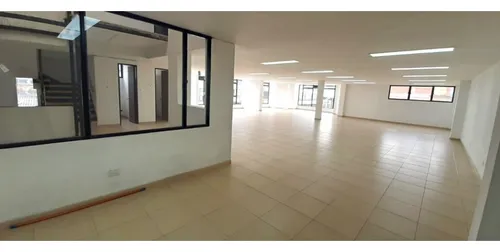 Edificio En Arriendo, Zona Comercial, Restrepo