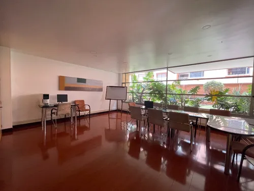 Amplio Apartamento- Excelente Ubicacion .