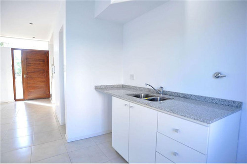 Imagen 13 de 30 de Dúplex Venta - 2 Dormitorios 2 Baños 2 Cocheras - 120 Mts2 Totales - City Bell