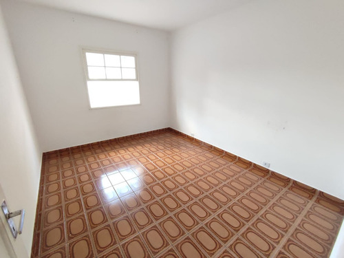 Imagem 3 de 9 de Casa Terrea 2 Dorm + Edicula, Jd Sarah Fl25