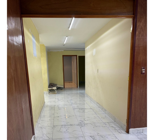 Ofinas Cerca De Av. Insurgentes Entre Metro Chilpancingo Y Metro Insurgentes