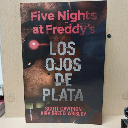 Five Nights At Freddy's 1 - Ojos De Plata - Novela Grafica