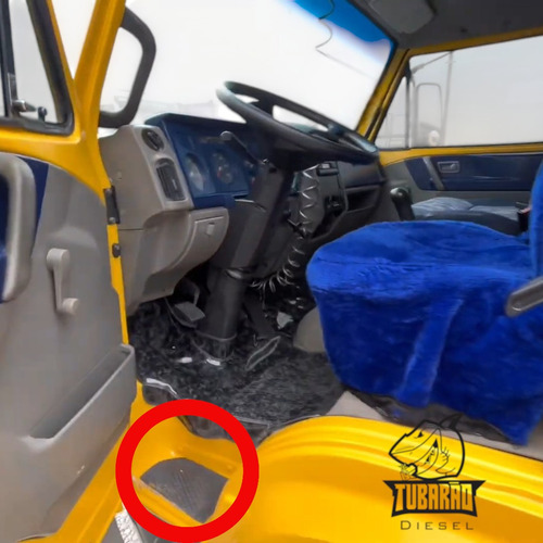 Par Tapete Estribo Interno Caminhão Vw 7100 8120 8140 8150 +