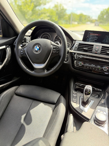 BMW Serie 3 3.0 330i Sedan Sport Line 252cv