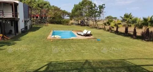Alquiler Anual O Temporal. Casa 5 Dormitorios. Arenas De José Ignacio, Maldonado.