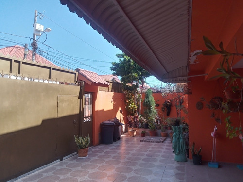 Vendo Casa En Vista Hermosa De 4 Habitaciones