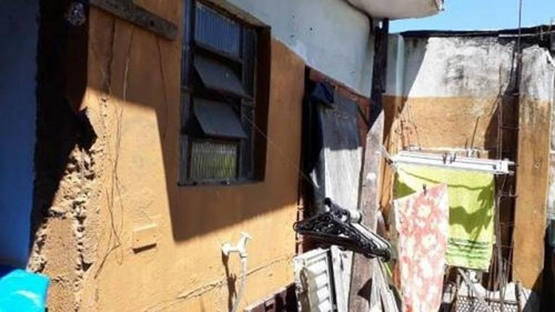 Casa Com Comércio Em Rua Pavimenta No Bairro Savoy Em Itanhaém - 0119