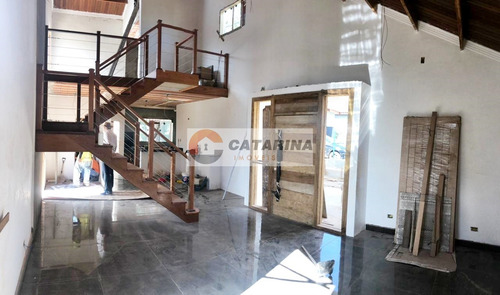 Linda Chacara Em Fase De Acabamento