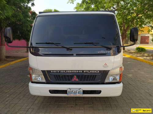 Imagen 2 de 14 de Mitsubishi Canter