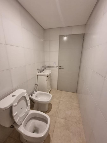 Imagen 9 de 16 de Local A Estrenar En Villa Ballester