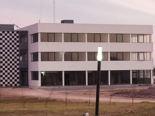 Imagen 7 de 17 de Office Center - Oficinas 60 M2 En Canning, Sobre Ruta 58